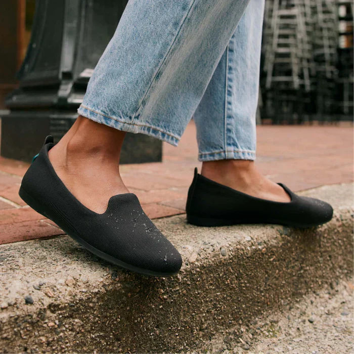 Most Comfortable Flat Shoes for All-Day Support and Style in 2025